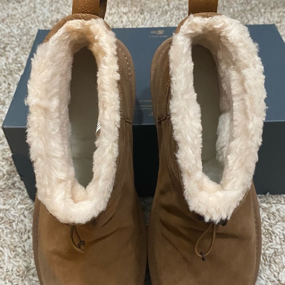 UGG CLASSIC MINI TOGGLER ANKLE WOMEN'S BOOTS New no box never worn - Picture 5 of 7